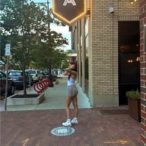 Meet your Posher, Avery